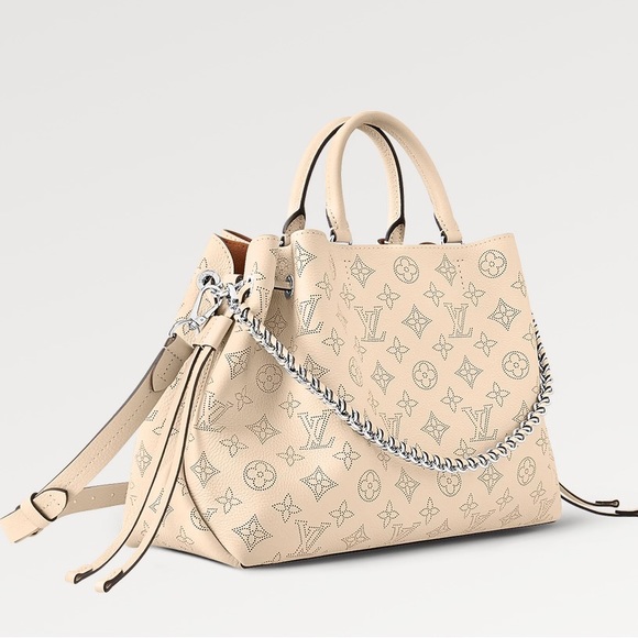 Louis Vuitton Authentic M59203
Bella Tote have box, receipts, dust bag. Wore 1x! - Picture 4 of 8